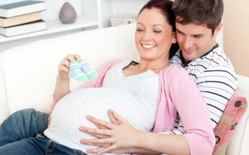 How should spouses in pregnancy process support the motherland?