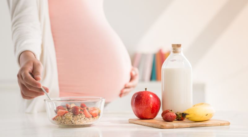 Is Eaten Sour During Pregnancy? Is Eating Sour Things Harmful while Pregnant?